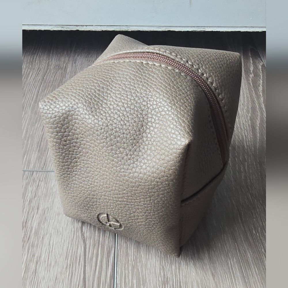 Etihad Giorgio Armani Business Class Amenity Kit Taupe Mini Leather Toiletry Bag